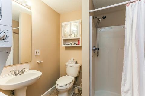 96 Wheeler Ave, Springfield, MA 01118 photo 17
