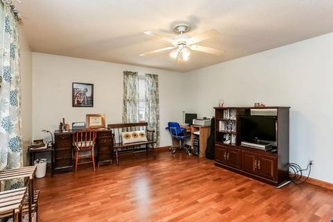 96 Wheeler Ave, Springfield, MA 01118 photo 19