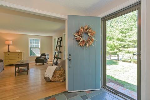 35 Pine Hill Dr, Walpole, MA 02081 photo 4