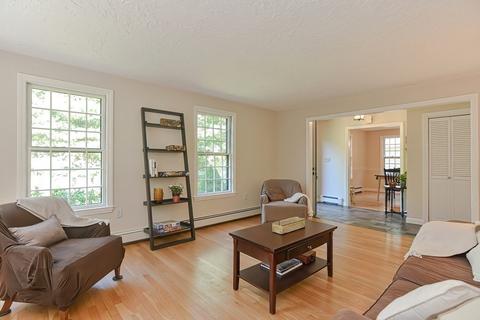 35 Pine Hill Dr, Walpole, MA 02081 photo 8