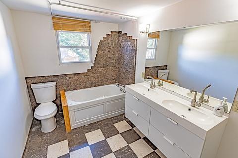 39 Scenic Ave, Webster, MA 01570 photo 9