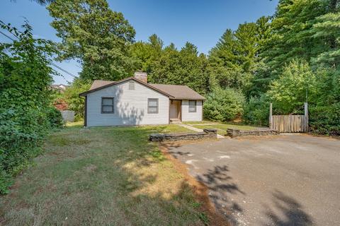 76 Fair Oak Rd, Springfield, MA 01128 photo 3