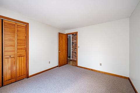 76 Fair Oak Rd, Springfield, MA 01128 photo 17
