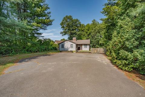 76 Fair Oak Rd, Springfield, MA 01128 photo 2