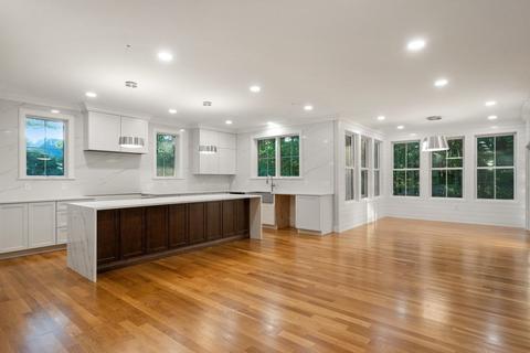 463 South St, Needham, MA 02492 photo 2