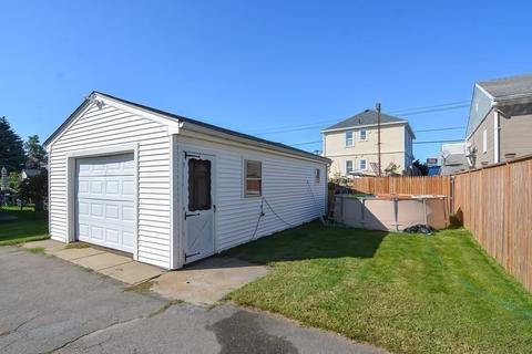 186 Tower St, Fall River, MA 02724 photo 4