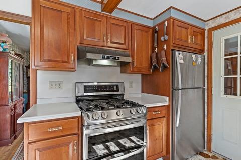 161 Marmon St, Springfield, MA 01129 photo 6