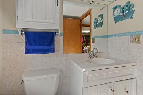 161 Marmon St, Springfield, MA 01129 photo 24