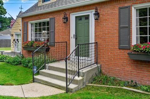 161 Marmon St, Springfield, MA 01129 photo 2