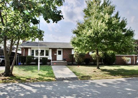 74 Forest St, Saugus, MA 01906 photo 1