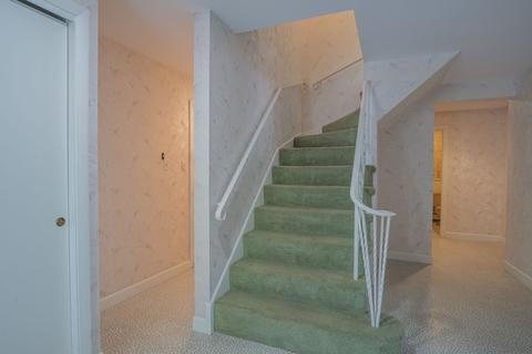 39 Pilgrim Rd, Marblehead, MA 01945 photo 9