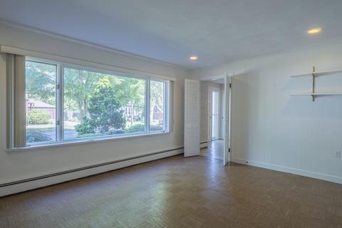 39 Pilgrim Rd, Marblehead, MA 01945 photo 5