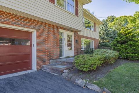 39 Pilgrim Rd, Marblehead, MA 01945 photo 3