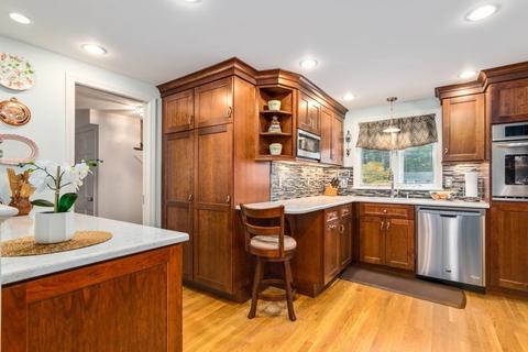 124 Prospect St, Reading, MA 01867 photo 4