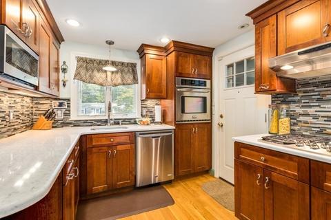 124 Prospect St, Reading, MA 01867 photo 5