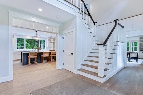 35 Hobart St, Hingham, MA 02043 photo 4