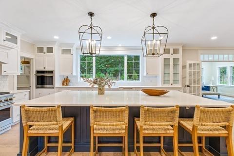 35 Hobart St, Hingham, MA 02043 photo 1