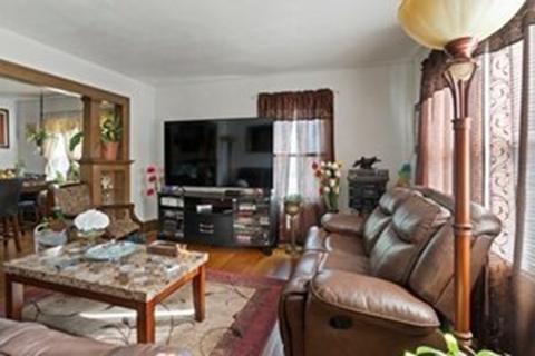 45-47 Fenwick St, Springfield, MA 01109 photo 4