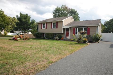 65 Pinta Cir, Springfield, MA 01104 photo 3