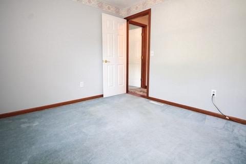 65 Pinta Cir, Springfield, MA 01104 photo 25