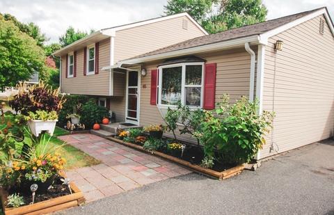 65 Pinta Cir, Springfield, MA 01104 photo 4