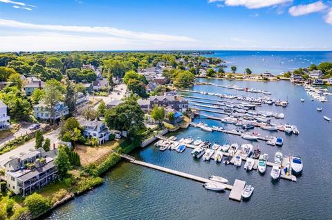 247 E Main St, Gloucester, MA 01930 photo 2