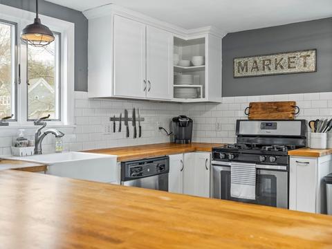 26 Ells Ave, Melrose, MA 02176 photo 9