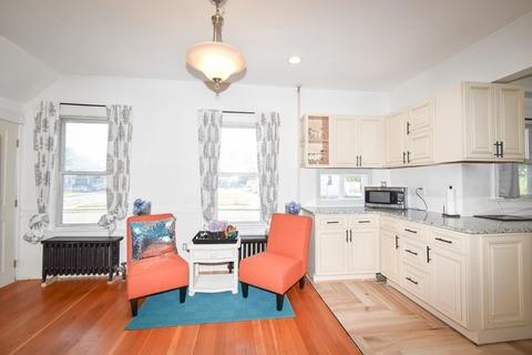 61 Harvey St, Springfield, MA 01119 photo 6