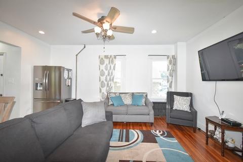 61 Harvey St, Springfield, MA 01119 photo 8