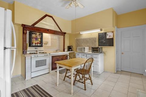 30 Berry St, Danvers, MA 01923 photo 6