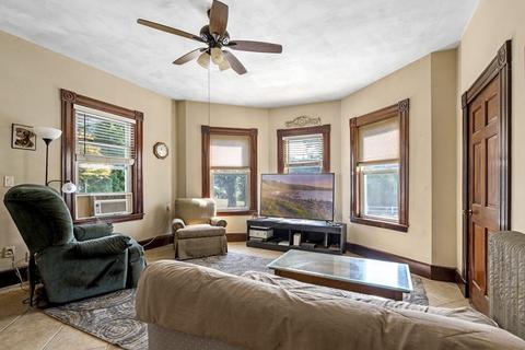 30 Berry St, Danvers, MA 01923 photo 3