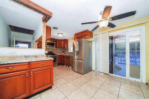 159 Stapleton Rd, Springfield, MA 01109 photo 11