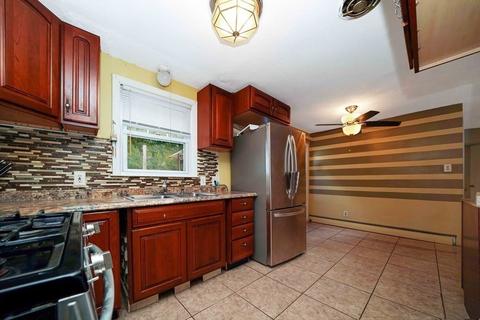 159 Stapleton Rd, Springfield, MA 01109 photo 7