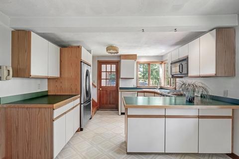 30 Leech St, Beverly, MA 01915 photo 9