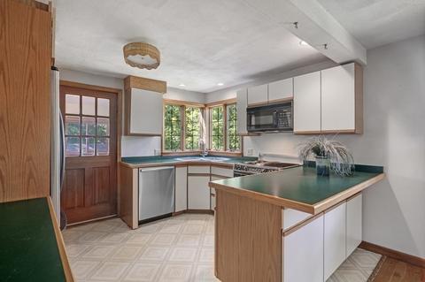 30 Leech St, Beverly, MA 01915 photo 8