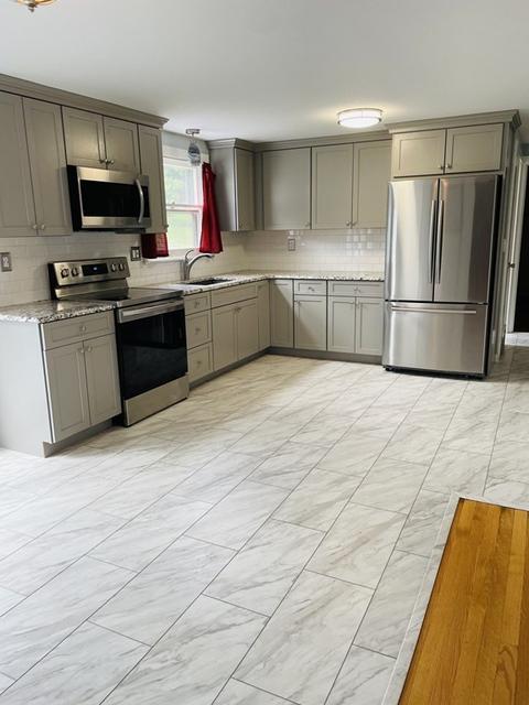 36 Pinecrest Dr, Springfield, MA 01118 photo 9