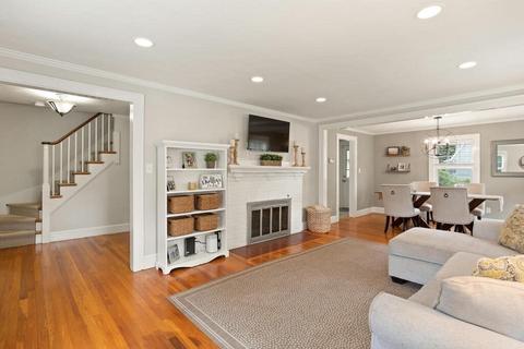 2 Gilmore Ave, Reading, MA 01867 photo 3