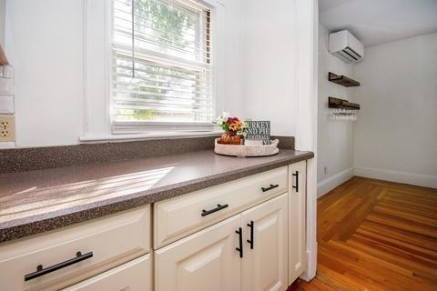 27 Castle St, Springfield, MA 01118 photo 15
