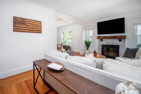 27 Castle St, Springfield, MA 01118 photo 9