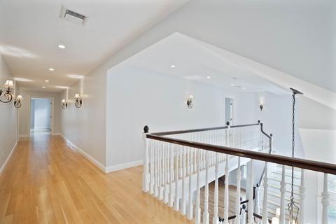 2 Hemlock St, Beverly, MA 01915 photo 10