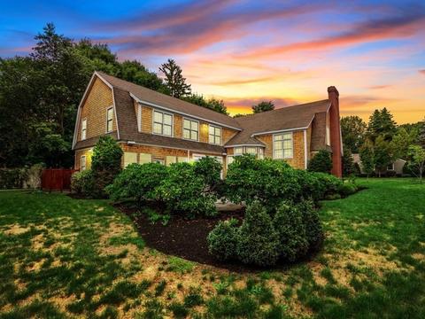 2 Hemlock St, Beverly, MA 01915 photo 1