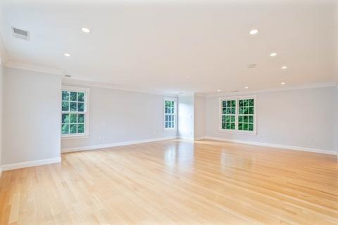 2 Hemlock St, Beverly, MA 01915 photo 12