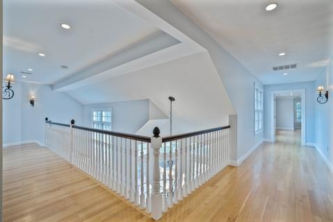 2 Hemlock St, Beverly, MA 01915 photo 9
