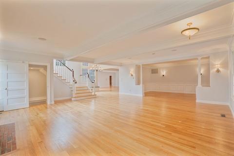 2 Hemlock St, Beverly, MA 01915 photo 5