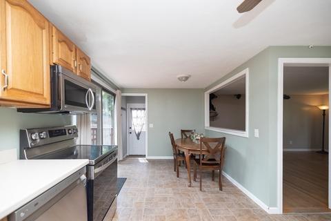 87 Feltham Rd, Springfield, MA 01118 photo 5