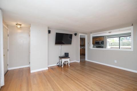 87 Feltham Rd, Springfield, MA 01118 photo 8