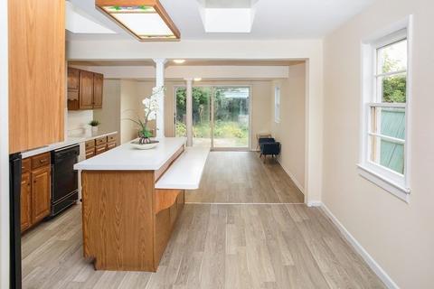 20 Wallace St, Springfield, MA 01119 photo 4