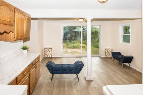 20 Wallace St, Springfield, MA 01119 photo 7