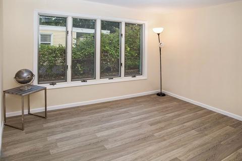 20 Wallace St, Springfield, MA 01119 photo 14