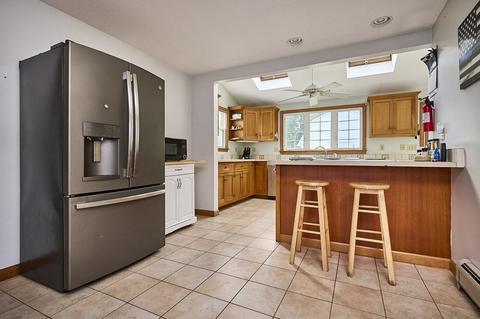 30 Pomeroy St, Easthampton, MA 01027 photo 5